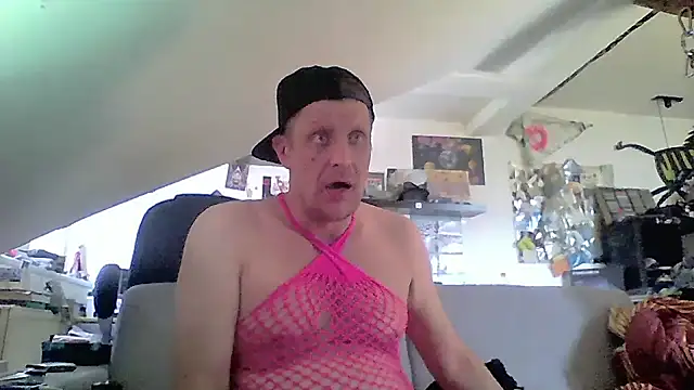 Snapshot of Bigthroaterboy chatting on June 22, 2026, 3:31 pm Bigthroaterboy online show from June 22, 2026, 3:31 pm