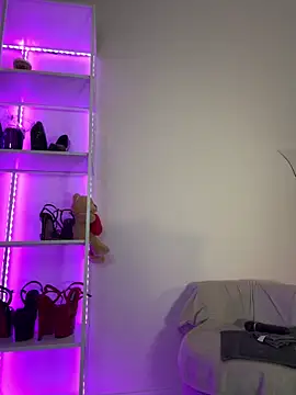 Snapshot of SmilingDutchie chatting on March 21, 2025, 9:12 pm SmilingDutchie online show from March 21, 2025, 9:12 pm