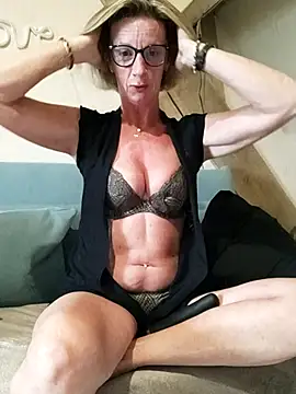 tatianasexymilf online show from May 29, 2026, 7:23 pm