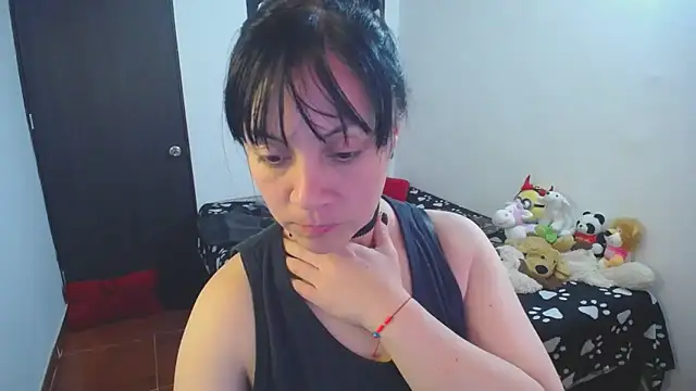 lili peach online show from March 10, 2026, 7:41 pm