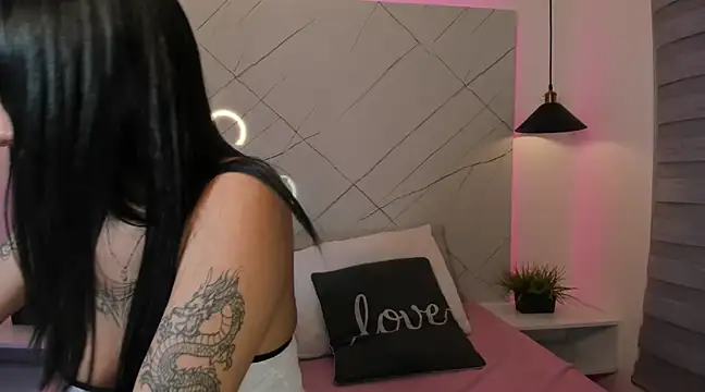 Snapshot of ANTONELLA__ROUSE_ chatting on February 17, 2025, 4:20 am ANTONELLA ROUSE online show from February 17, 2025, 4:20 am