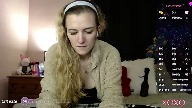 Snapshot of EllieeRose chatting on February 15, 2025, 3:52 am EllieeRose online show from February 15, 2025, 3:52 am