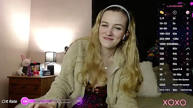 Snapshot of EllieeRose chatting on February 17, 2025, 6:04 pm EllieeRose online show from February 17, 2025, 6:04 pm