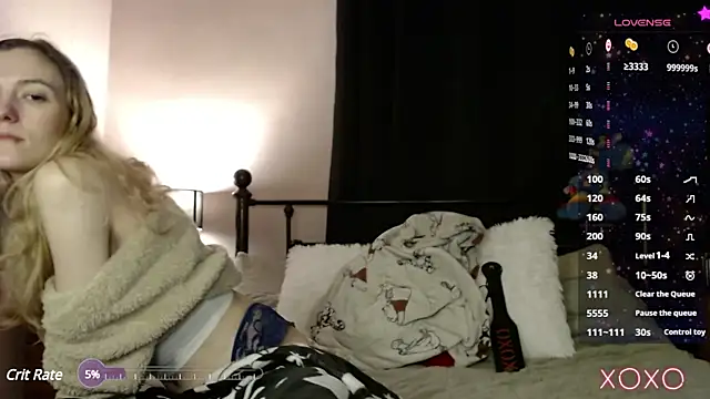 Snapshot of EllieeRose chatting on February 24, 2025, 11:43 am EllieeRose online show from February 24, 2025, 11:43 am