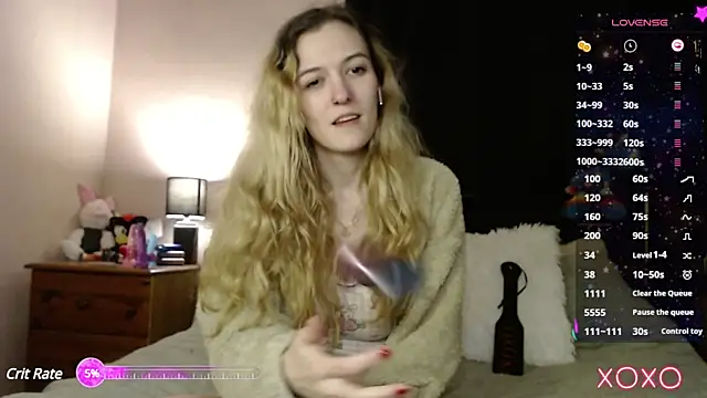 Snapshot of EllieeRose chatting on March 20, 2025, 1:24 am EllieeRose online show from March 20, 2025, 1:24 am