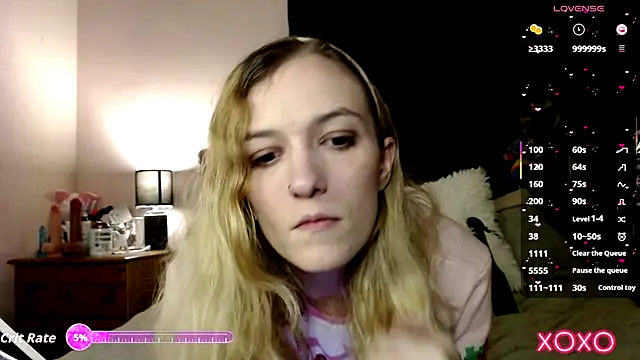 Snapshot of EllieeRose chatting on September 19, 2025, 8:20 pm EllieeRose online show from September 19, 2025, 8:20 pm