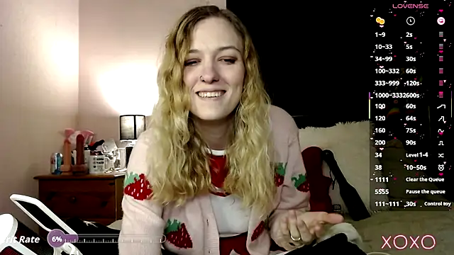 Snapshot of EllieeRose chatting on September 24, 2025, 11:30 pm EllieeRose online show from September 24, 2025, 11:30 pm