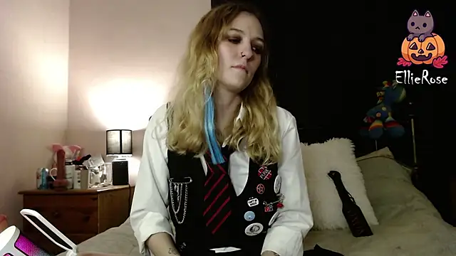 Snapshot of EllieeRose chatting on October 11, 2025, 11:36 pm EllieeRose online show from October 11, 2025, 11:36 pm