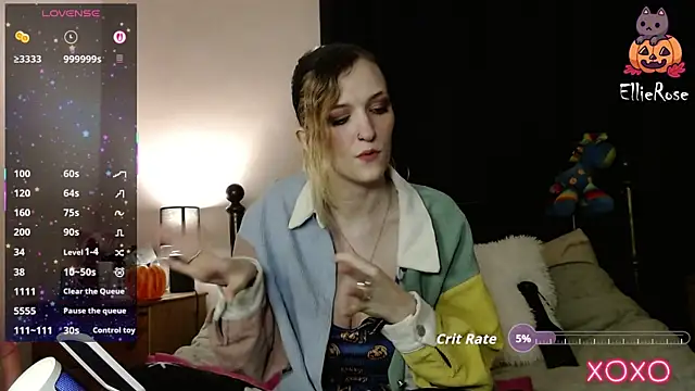 Snapshot of EllieeRose chatting on October 31, 2025, 8:21 pm EllieeRose online show from October 31, 2025, 8:21 pm