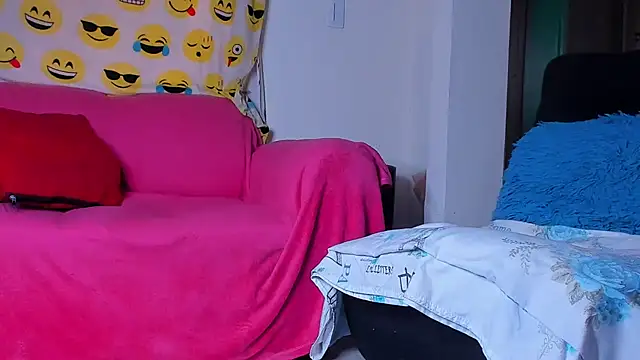 Snapshot of kerlysmith_24 chatting on October 8, 2025, 4:15 pm kerlysmith 24 online show from October 8, 2025, 4:15 pm