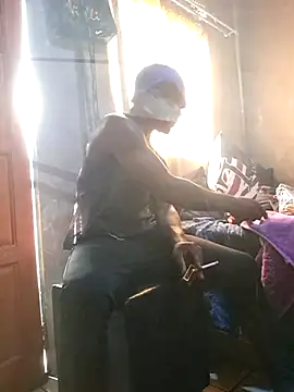 Petrossa online show from April 12, 2026, 5:56 am