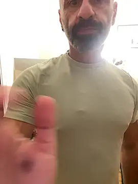 Snapshot of DaddySnowXX chatting on September 21, 2025, 5:20 am DaddySnowXX online show from September 21, 2025, 5:20 am