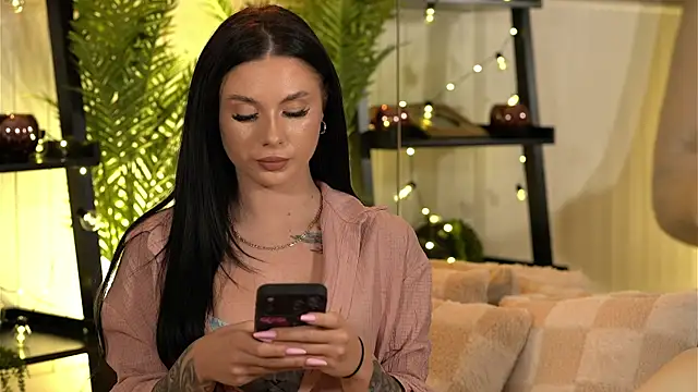 Snapshot of CarolinePrescott chatting on June 27, 2026, 6:57 pm CarolinePrescott online show from June 27, 2026, 6:57 pm