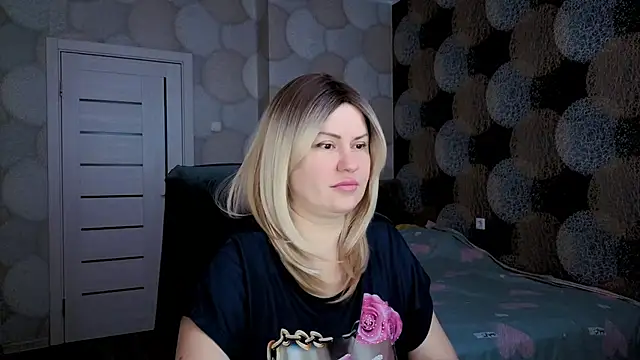 Snapshot of natusik chatting on February 5, 2025, 5:30 am natusik online show from February 5, 2025, 5:30 am