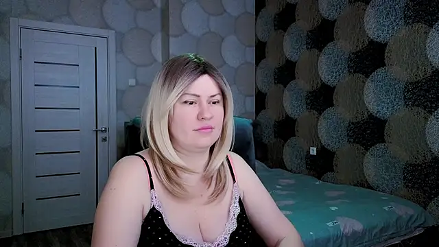 Snapshot of natusik chatting on February 24, 2025, 2:19 am natusik online show from February 24, 2025, 2:19 am