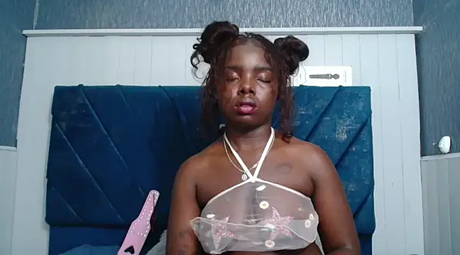 Snapshot of KilyetVera3x chatting on March 17, 2025, 8:07 am KilyetVera3x online show from March 17, 2025, 8:07 am