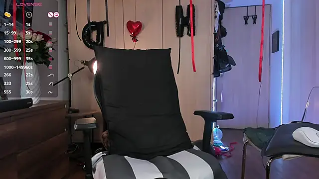 ariana fitl  online show from January 15, 2025, 2:06 am