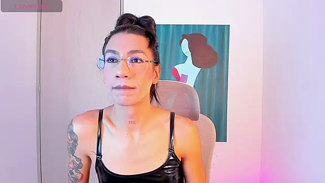 sofiaa grey  online show from February 20, 2026, 2:17 pm