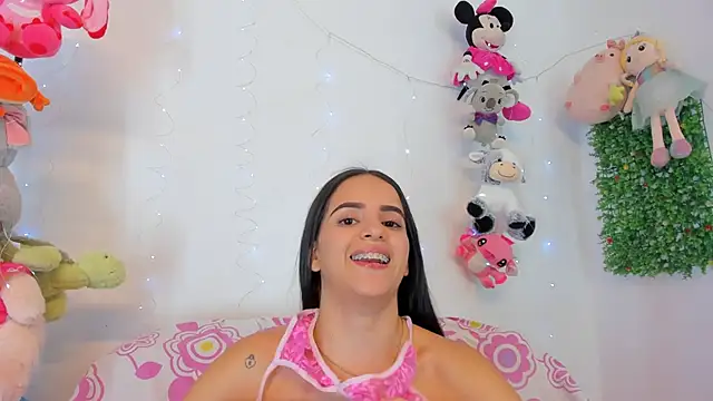 emilyclay 1 online show from January 10, 2026, 7:43 am