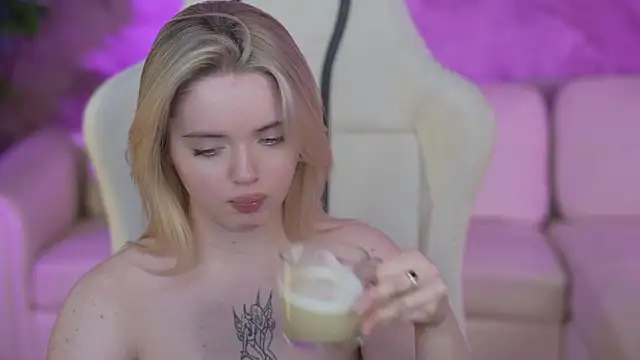 Snapshot of Cassy-Celestial_ chatting on February 1, 2025, 5:49 am Cassy-Celestial online show from February 1, 2025, 5:49 am