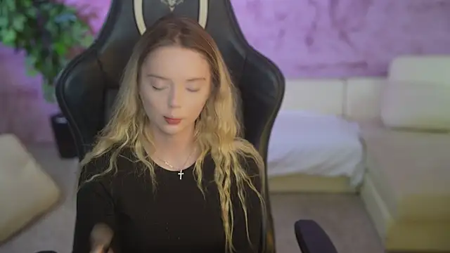 Cassy-Celestial  online show from October 3, 2025, 4:09 am