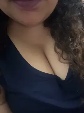 Snapshot of Snehameoww@xh chatting on November 8, 2025, 5:45 pm Snehameowwxh online show from November 8, 2025, 5:45 pm