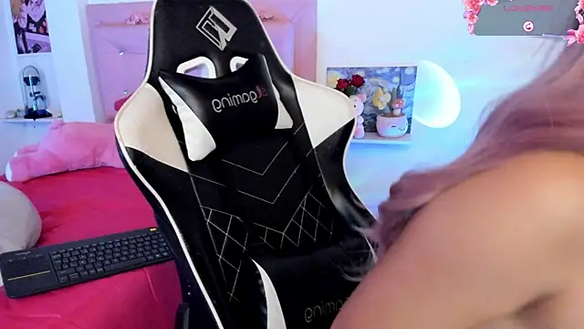 Snapshot of little_jade chatting on November 13, 2025, 6:51 pm little jade online show from November 13, 2025, 6:51 pm