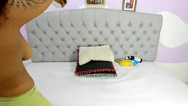 Snapshot of BRIYITHMENA chatting on October 29, 2025, 1:35 pm BRIYITHMENA online show from October 29, 2025, 1:35 pm