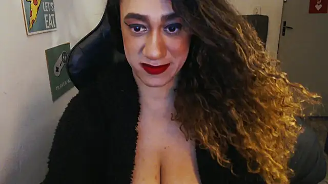 Snapshot of gauchinhaG chatting on May 3, 2026, 10:49 pm gauchinhaG online show from May 3, 2026, 10:49 pm