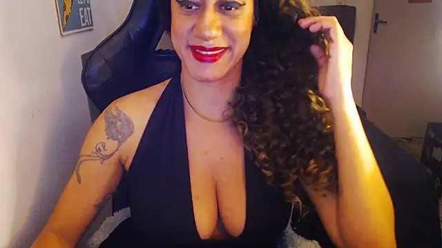 Snapshot of gauchinhaG chatting on May 17, 2026, 7:43 pm gauchinhaG online show from May 17, 2026, 7:43 pm