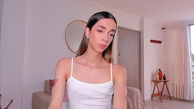 Snapshot of Emmavr chatting on February 13, 2025, 8:45 pm Emmavr online show from February 13, 2025, 8:45 pm