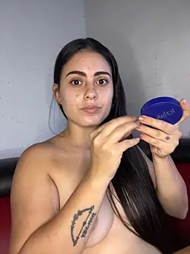 Snapshot of Azuna25 chatting on October 30, 2025, 5:57 pm Azuna25 online show from October 30, 2025, 5:57 pm