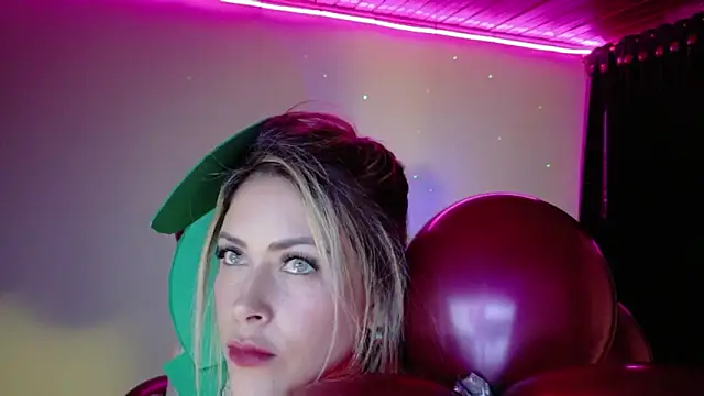 Natalia Montoya online show from October 26, 2025, 1:00 am