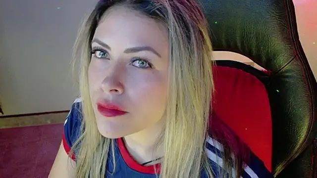 Natalia Montoya online show from November 7, 2025, 9:59 pm