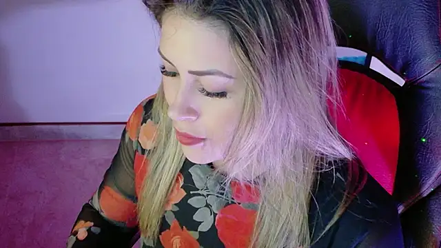 Natalia Montoya online show from November 9, 2025, 2:10 am