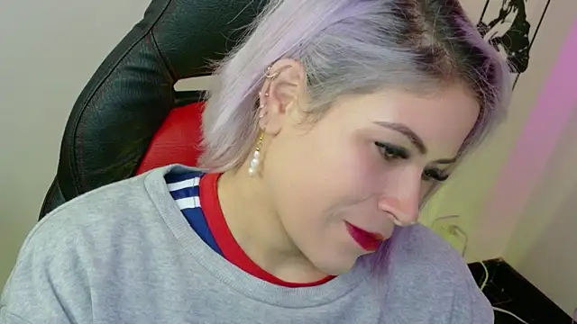 Natalia Montoya online show from April 6, 2026, 1:47 am