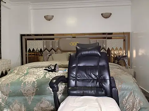 ebony shilly3 online show from November 12, 2025, 12:33 am