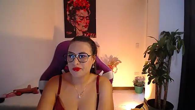 Snapshot of esmeraldaa230 chatting on October 31, 2025, 8:21 pm esmeraldaa230 online show from October 31, 2025, 8:21 pm