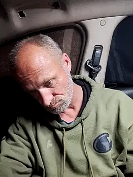 Snapshot of FloppyPickle4u chatting on February 11, 2025, 7:33 am FloppyPickle4u online show from February 11, 2025, 7:33 am