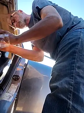 Snapshot of FloppyPickle4u chatting on February 15, 2025, 6:33 pm FloppyPickle4u online show from February 15, 2025, 6:33 pm