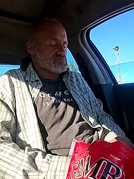 Snapshot of FloppyPickle4u chatting on February 20, 2025, 4:14 pm FloppyPickle4u online show from February 20, 2025, 4:14 pm