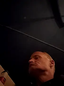 Snapshot of FloppyPickle4u chatting on February 21, 2025, 10:07 am FloppyPickle4u online show from February 21, 2025, 10:07 am