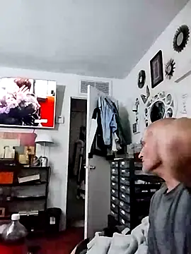 Snapshot of FloppyPickle4u chatting on February 26, 2025, 7:09 am FloppyPickle4u online show from February 26, 2025, 7:09 am