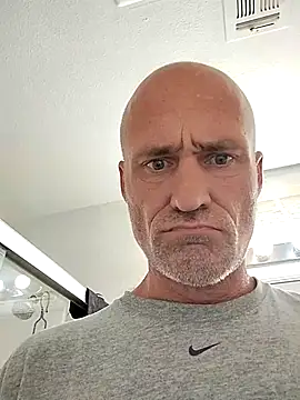 Snapshot of FloppyPickle4u chatting on February 26, 2025, 11:04 pm FloppyPickle4u online show from February 26, 2025, 11:04 pm