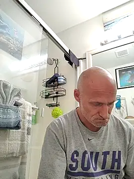 Snapshot of FloppyPickle4u chatting on February 27, 2025, 2:10 am FloppyPickle4u online show from February 27, 2025, 2:10 am