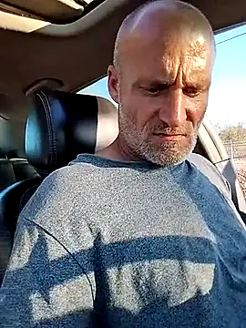 Snapshot of FloppyPickle4u chatting on March 5, 2025, 12:27 am FloppyPickle4u online show from March 5, 2025, 12:27 am