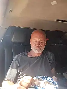 Snapshot of FloppyPickle4u chatting on March 8, 2025, 5:43 pm FloppyPickle4u online show from March 8, 2025, 5:43 pm