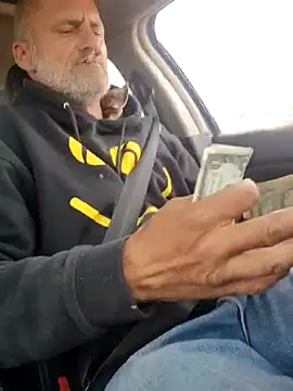 Snapshot of FloppyPickle4u chatting on March 14, 2025, 7:01 pm FloppyPickle4u online show from March 14, 2025, 7:01 pm