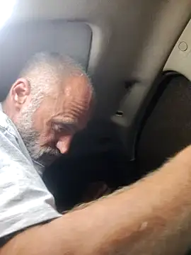 Snapshot of FloppyPickle4u chatting on March 17, 2025, 6:29 am FloppyPickle4u online show from March 17, 2025, 6:29 am