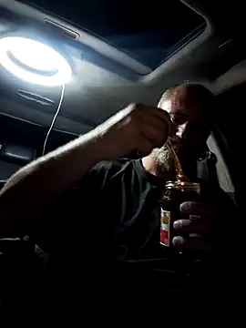 Snapshot of FloppyPickle4u chatting on March 21, 2025, 7:11 am FloppyPickle4u online show from March 21, 2025, 7:11 am